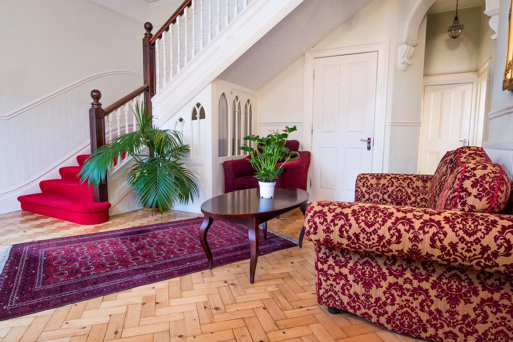 Surbiton Villiers Lodge المظهر الخارجي الصورة